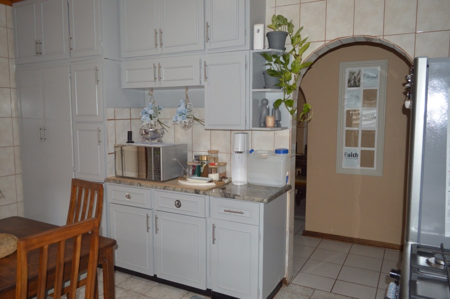 4 Bedroom Property for Sale in Flimieda North West